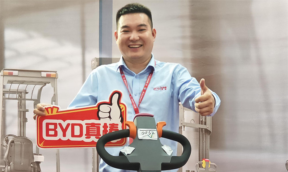世恒機械亮相第一屆世界林木業(yè)大會(huì ) 共創(chuàng )綠色開(kāi)放新篇章 世恒機械亮相第一屆世界林木業(yè)大會(huì ) 共創(chuàng )綠色開(kāi)放新篇章